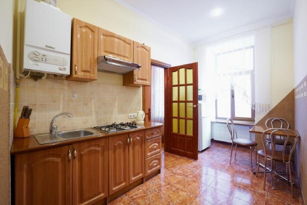 2 Rooms Central Anna Apartment Lviv Ngoại thất bức ảnh