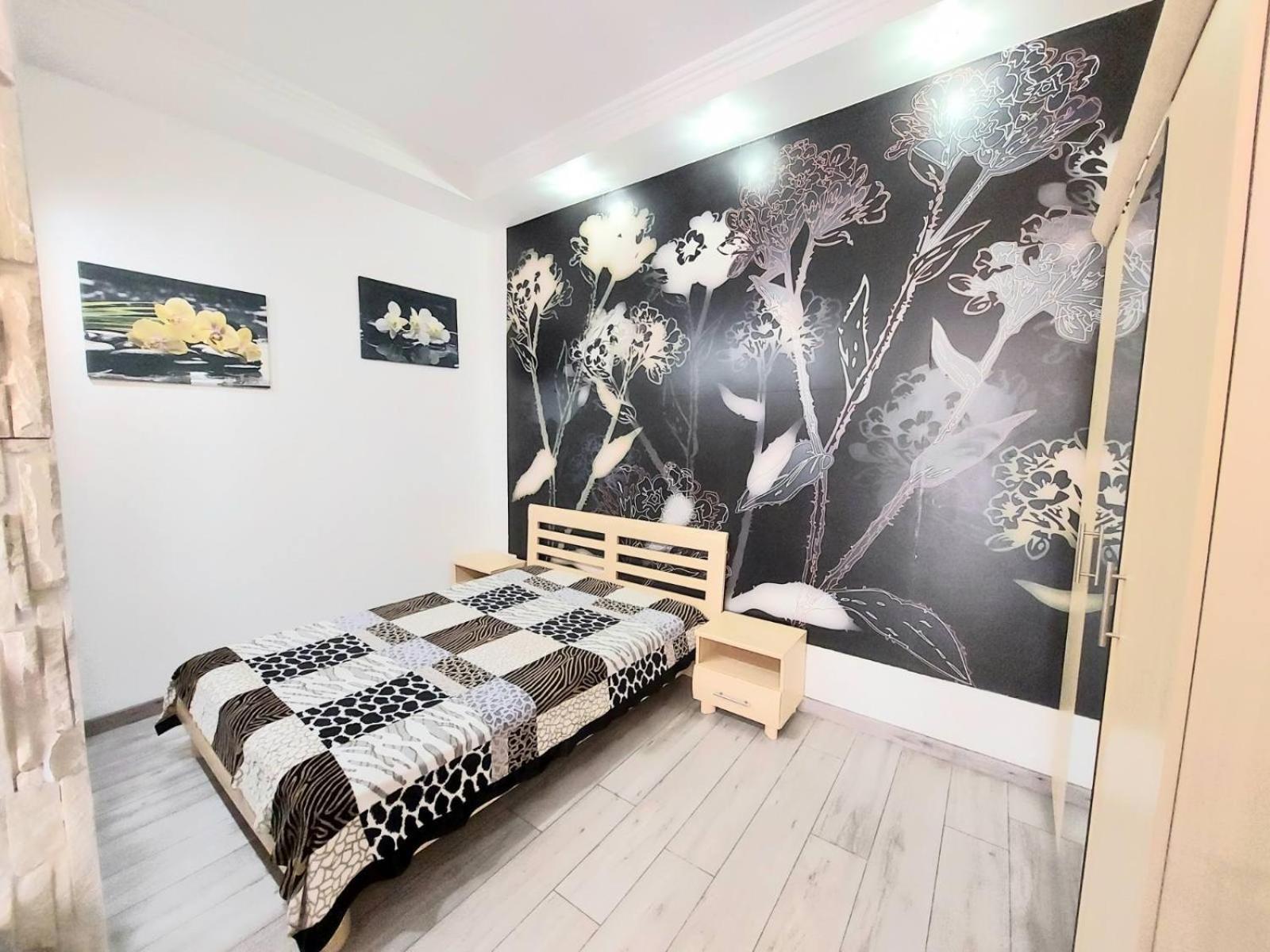 2 Rooms Central Anna Apartment Lviv Ngoại thất bức ảnh